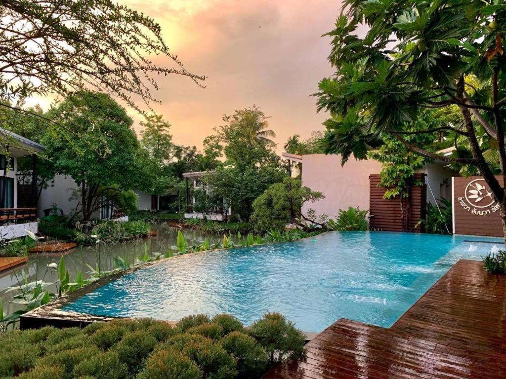 Samut Songkhram Lumphawa Amphawa Resort מראה חיצוני תמונה